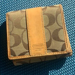 Vintage coach trifold wallet